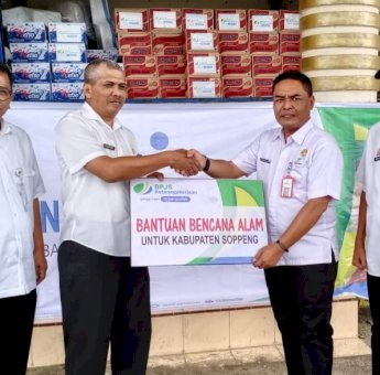 BPJamsostek Makassar Salurkan Bantuan Untuk Warga Terdampak Bencana Alam di Soppeng