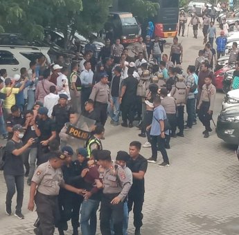 Kongres PAN Ricuh, Polisi Amankan Diduga Prokator