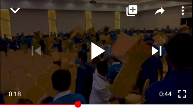 VIDEO: Ricuh, Peserta Kongres PAN Saling Lempar Kursi