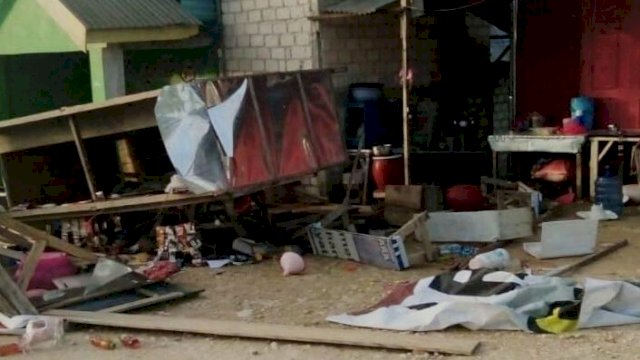 Kios Milik Wa Abe yang dirusak OTK di Labungkari, Sabtu (15/02/2020).