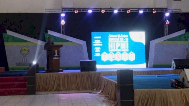 Hari Paramuda memberikan pidato saat pelaksanaan Muscab Hipmi Sinjai, Sabtu (23/02/2020).