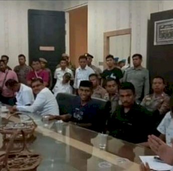 Dibelikan Mesin Air Rusak, Warga Watopute Tagih Janji Bupati Muna Rusman Emba