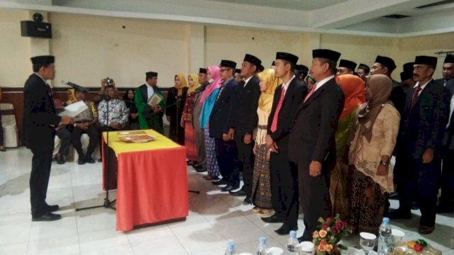 Lantik 40 Anggota PPK, Ini Pesan Ketua KPU Soppeng
