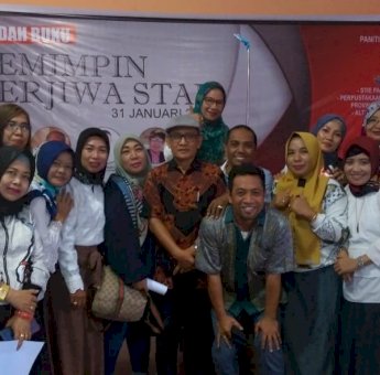 Alumnus SMKN 2 Palu Luncurkan Buku ‘Pemimpin Berjiwa STAF’ di Almamater