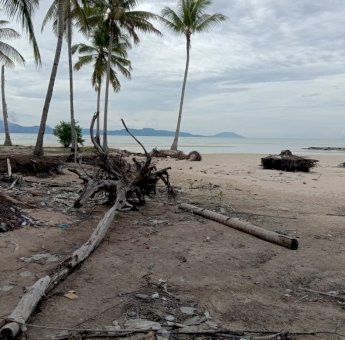 FOTO: Kondisi Memprihatinkan Pantai Mawasangka Buteng yang Rusak Akibat Penambangan Liar