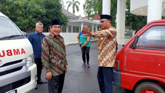 Nurdin Abdullah Serahkan Ambulance Bantuan Jepang Ke Bupati Sidrap Dolla Mando