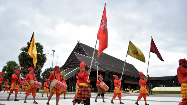 Prosesi pergantian jaga di Museum Istana Balla Lompoa, Senin (17/02/2020).