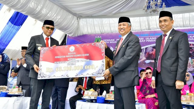 HUT Pinrang KE-60, Gubernur Sulsel Berikan Bantuan 63,1 Milliar