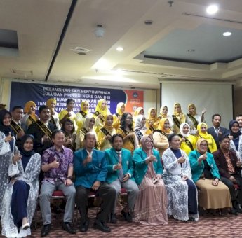 Fakultas Keperawatan UIT Gelar Penyumpahan Profesi Perawat dan Bidan