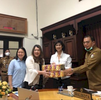 Pemkot Makassar Terima Bantuan 1 Ton Mie Instant Dari Misho Japanese Restaurant