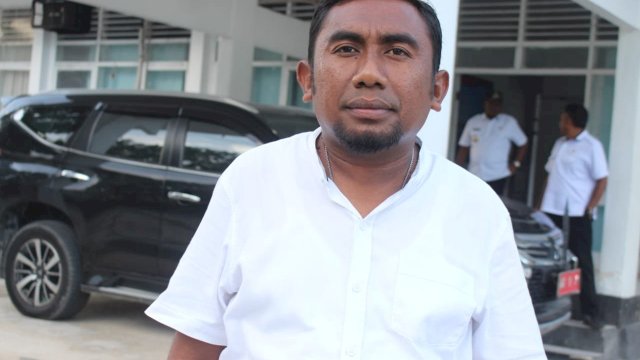 Ketua KNPI Buton Tengah Firman Kasim, diwawancarai saat usai bertemu Bupati di Kantor Bupati Buton Tengah, Rabu (18/03/2020).