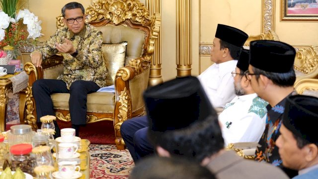 Gubernur Sulsel Prof. Nurdin Abdullah, menerima perwakilan panitia Ijtimah, Kamis (19/03/2020).