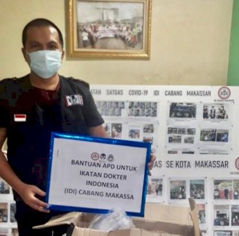 Mills Soprt dan PSSI Serahkan Donasi APD Ke IDI Makassar