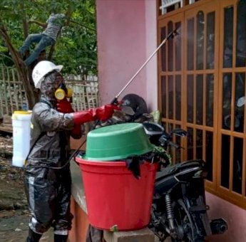 Cegah Penyebaran Covid-19, PMI Makassar Semprotkan Disinfektan di 300-an Titik Setiap Harinya