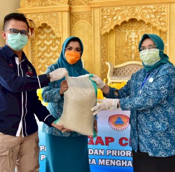 Ringankan Beban Masyarakat Akibat Covid-19, PKK Sulsel Salurkan 7.500 Paket Sembako