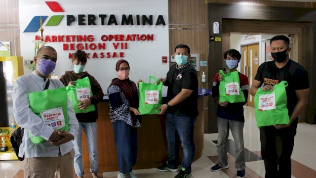 Apresiasi Media di Makassar, Pertamina Bagikan Produk UMKM Mitra Binaan