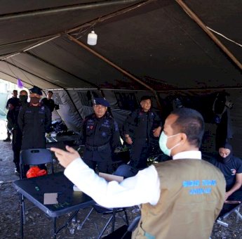 Wagub Sulsel Pantau Pos Petugas Keamanan di Pemakaman Khusus Korban Covid-19