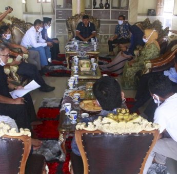 Abaikan Kegiatan Politik, Pasangan Askar-Pipink Bakal Massifkan Gerakan Peduli Tetangga