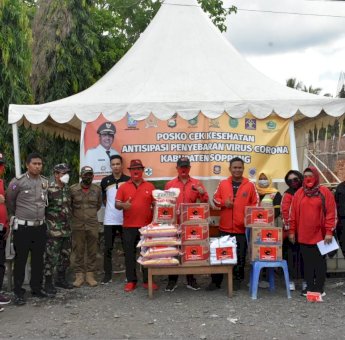 Aksi Peduli, PDI-Perjuangan Soppeng Salurkan Bantuan Sembako