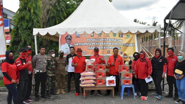 Aksi Peduli, PDI-Perjuangan Soppeng Salurkan Bantuan Sembako