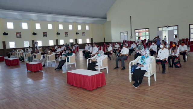 Rapat Kordinasi Evaluasi dan Pemantapan Tim Gugus Tugas Percepatan Penanganan Covid-19 Kabupaten Wajo, di Ruang Pola Kantor Bupati Wajo, Rabu (06/05/2020).