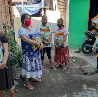 Legislator Sulsel Imam Fauzan AU Bantu Warga 50 Ton Beras