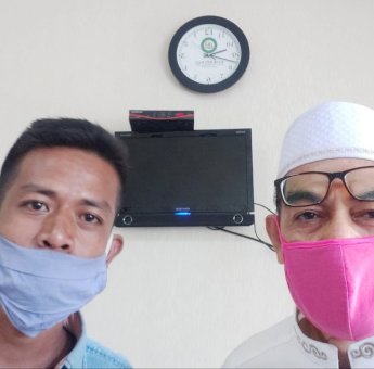 Mudik Dengan Jalan Kaki Dari Jakarta ke Bima, Sarjan Disambut Isak Tangis Keluarga