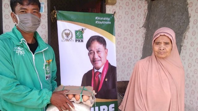 Andi Muawiyah Ramli Salurkan Sembako Tahap II di Dapil Sulsel II