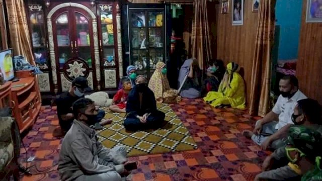 Selfi Yamma saat berada di Rumahnya.