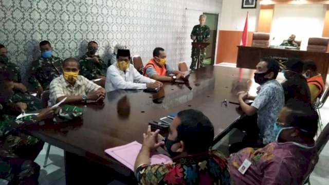 Rapat Evaluasi dan Koordinasi Tim Gugus Tugas Covid-19 Soppeng, di Aula Makodim 1423 Soppeng, Jumat (22/05/2020).