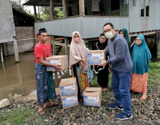 Ni’matullah Salurkan Bantuan Sembako di Pangkep