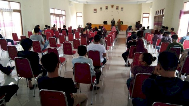Pertemuan Kepala Dinas Koperindag Soppeng Andi Makkaraka, dengan pelaku usaha rumah makan, restoran dan Warkop di Kabupaten Soppeng, Selasa (26/05/2020).