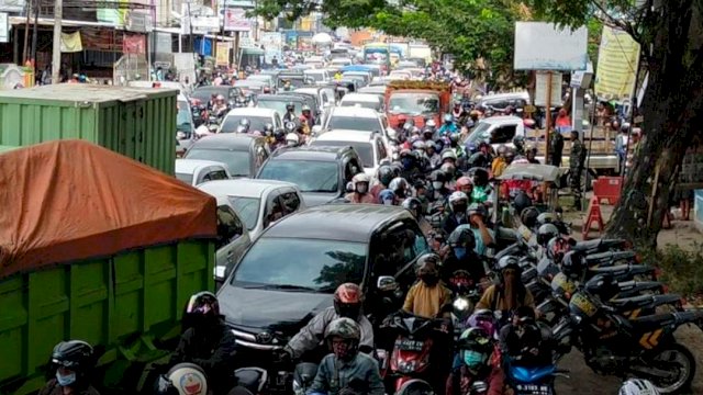 Situasi salah satu ruas jalan di Kabupaten Gowa, Senin (04/05/2020).