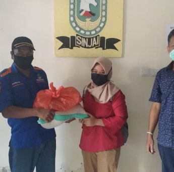 Pemda Sinjai Salurkan 270 Paket Bantuan Ke Warganya di Makassar