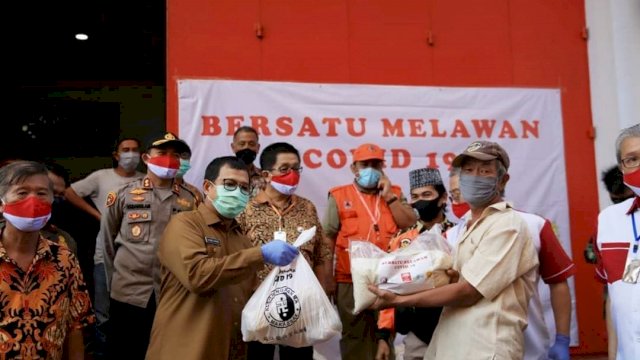 PD Inti Sulsel dan Klenteng Xian Ma Salurkan Bantuan 2.500 Paket Sembako