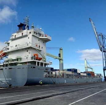 Penuhi Kebutuhan Logistik, PT Pelindo IV Cabang Bitung Tetap Aktif Layani Bongkar-Muat