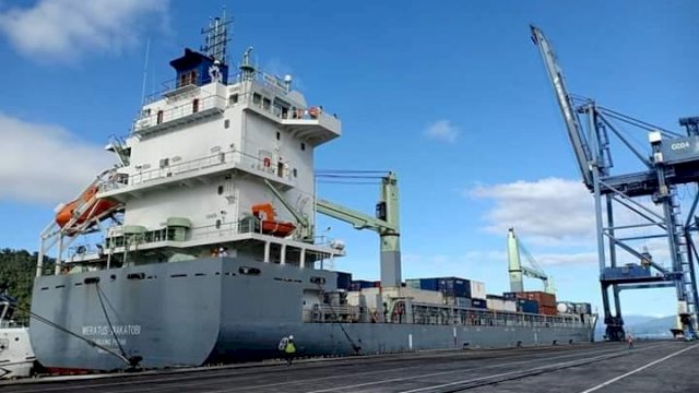 Penuhi Kebutuhan Logistik, PT Pelindo IV Cabang Bitung Tetap Aktif Layani Bongkar-Muat