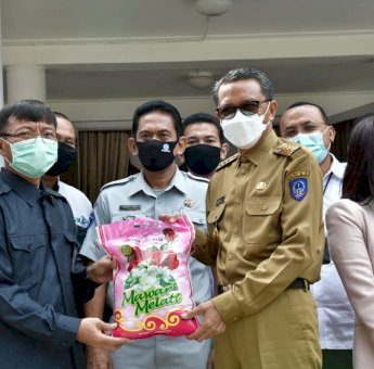 FKIJK Salurkan Bantuan 2.000 Paket Sembako Lewat Gugus Tugas Sulsel