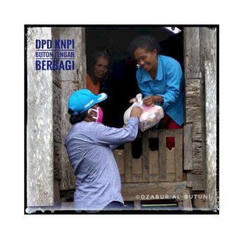 Jelang Idul Fitri 1441 Hijriah, KNPI Buteng Berbagi Paket Sembako di Beberapa Kecamatan