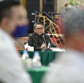 Gubernur Sulsel Tegaskan Mal Ditutup