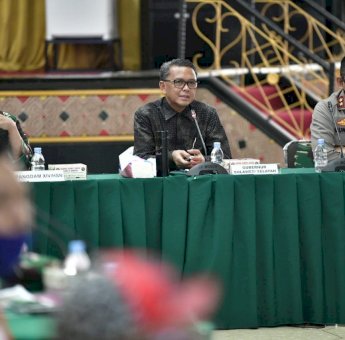 Gubernur Siapkan Pesawat Hercules Jemput TKI Asal Sulsel di Pontianak