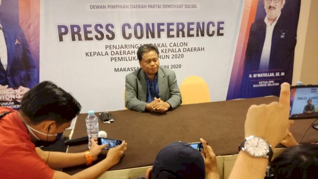 Bakal Calon Bupati Toraja Utara Yohanis Bassang (Ombas), usai mengikuti Fit And Propertes di DPD Demokrat Sulsel, Senin (08/06/2020).
