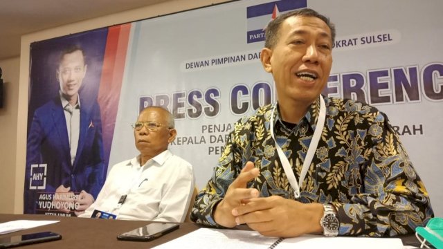 Bakal Calon Bupati dan Wakil Bupati Tana Toraja (Tator) Albertus Patarru-Jhon Diplomasi melakukan konferensi Pers usai mengikuti Fit And Propertes DPD Demokrat Sulsel, Rabu (10/06/2020).