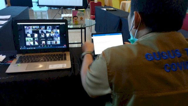 Rapat Virtual Koordinasi Jejaring Pembinaan Serta Pengawasan Tempat Pengelolaan Pangan untuk Pencegahan Covid-19 pada 24 Kabupaten dan Kota se Sulsel, Senin (15/06/2020).