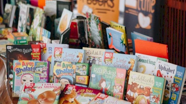 Tampilan Buku di Bazar Buku.