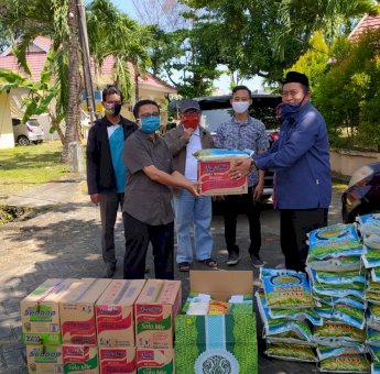 Wagub Sulsel Serahkan Bantuan Ke Mahasiswa Terdampak Covid-19 FTK UIN Alauddin