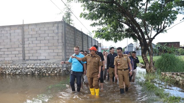 Iqbal Suhaeb Kunjungi Lokasi Rawan Banjir Kota Makassar