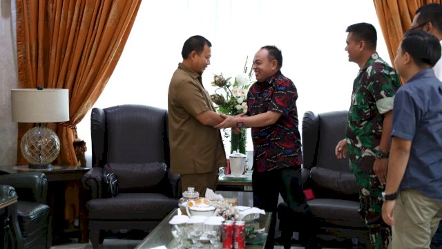 Pemkot Makassar Gandeng Astra Group Bersihkan Kanal