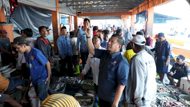 Iqbal Suhaeb Akan Renovasi Tempat Pelelangan Ikan Paottere