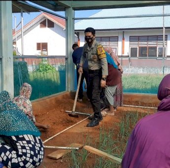 Polsek Mastim Edukasi Warga Melalui Rumah Ketahanan Pangan Saat Corona